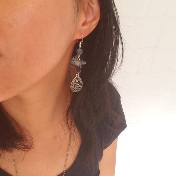 Simple & Zen Clay Oil Diffuser & Natural Stone Earrings - Picture 4 of 4